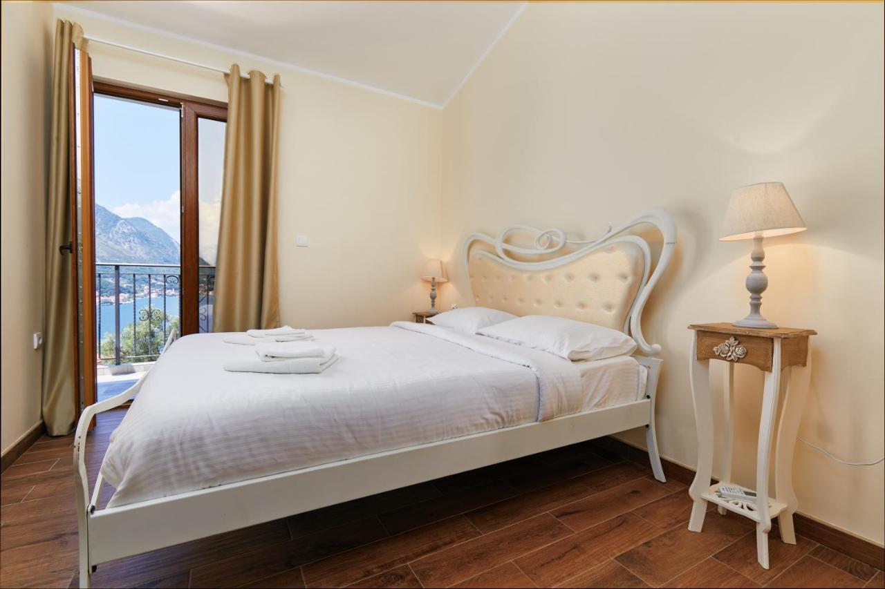 Our Sunset Apartments With Pool And Sea View Котор Екстериор снимка