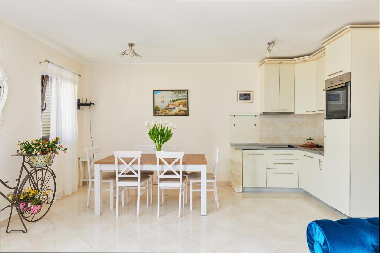 Our Sunset Apartments With Pool And Sea View Котор Екстериор снимка